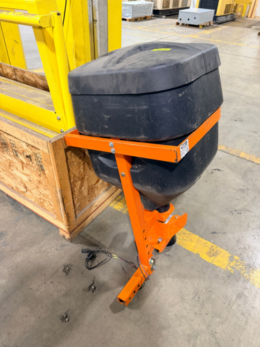 TAIL GATE DROP SPREADER