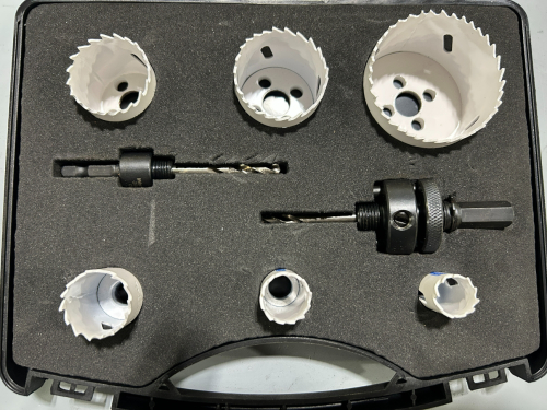 8 PIECE HOLE SAW KIT