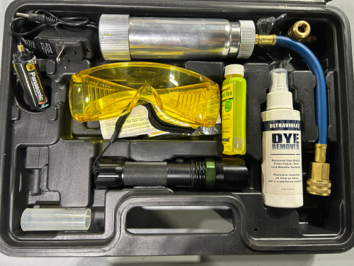 RECHARGABLE UV LEAK LOCATOR KIT