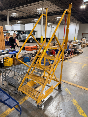 ROLLING WAREHOUSE LADDER, 5-STEP MOBILE UNIT WITH HANDRAILS AND PLATFORM