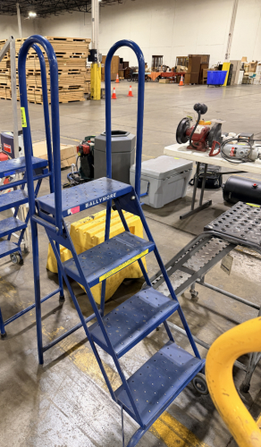 BALLYMORE ROLLING WAREHOUSE LADDER, 4-STEP MOBILE UNIT WITH HANDRAILS AND TOP PLATFORM