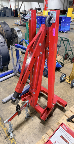 STRONGWAY 2-TON HYDRAULIC ENGINE HOIST WITH LOAD LEVELER, FOLDING SHOP CRANE STYLE WITH CASTERS. INCLUDES ADJUSTABLE BOOM AND MANUAL CRANK LOAD LEVELER. MAX LIFT APPROX. 82-5/8 IN.