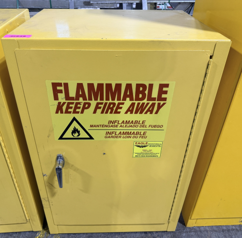 12 GALLON FLAMMABLE SAFETY STORAGE CABINET WITH INTERIOR SHELF