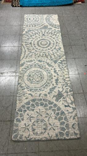 (1) IVORY BLUE RUG