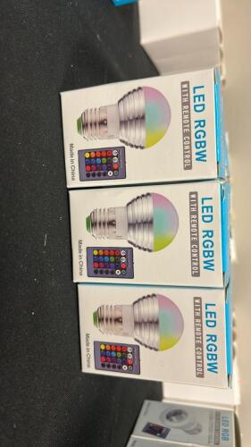 (12) LED RGBW BULBS WITH REMOTE CONTROL