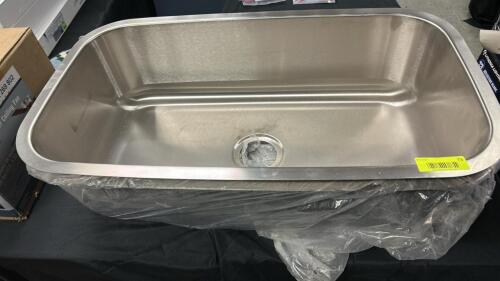 (2) STAINLESS SINKS