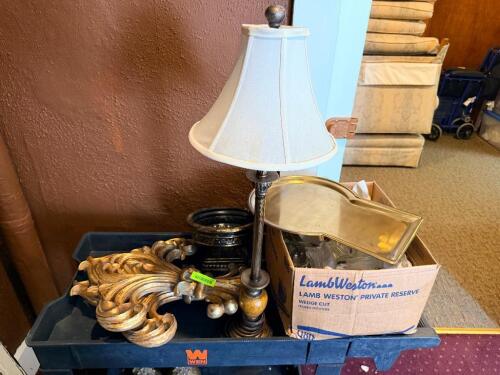 (1) LOT OF MISC DECO - CONTENTS OF CART