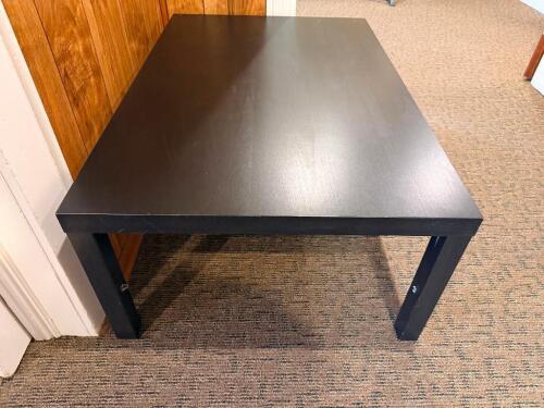 36" X 24" PRESSES WOOD / LAMINATE COFFEE TABLE