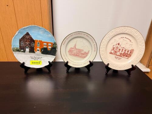 (3) PIECE COLLECTIBLE PLATE SET.