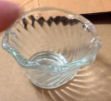 (32) SMALL GLASS VOTIVE