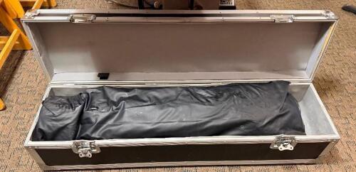 6' SQUARE PORTABLE SCREEN W/ CARRY CASE.