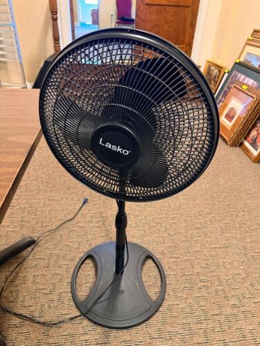 LASKO PEDESTAL FAN