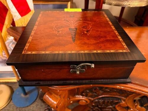 WOODEN TEA BOX