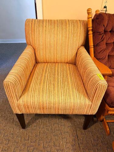 UPHOLSTERED ARM CHAIR
