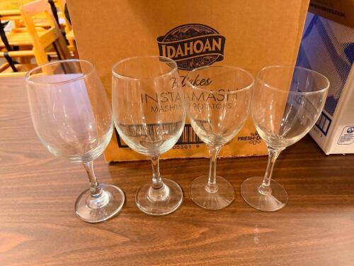 BOX OF ASSORTED WINE GLASSES ( 24 )