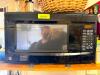 GE 1000 WATT MICROWAVE. - 2