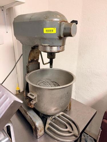 HOBART 20 QT MIXER W/ BOWL AND ATTACHMENTS