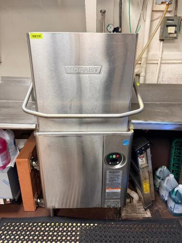 HOBART AM15 SINGLE RACK DISH MACHINE.