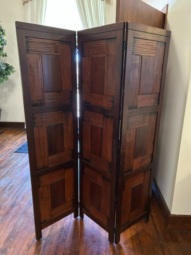 (2) 3 PANEL WOODEN ROOM DIVIDER