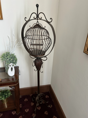 DECORATIVE FREE STANDING BIRD CAGE