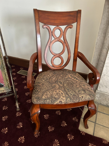 (2) MAHOGANY SIDE CHAIRS