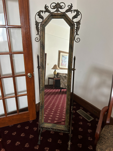 (1) ANTIQUE STYLE FLOOR MIRROR WITH ORNATE BRONZE FINISHED METAL FRAME