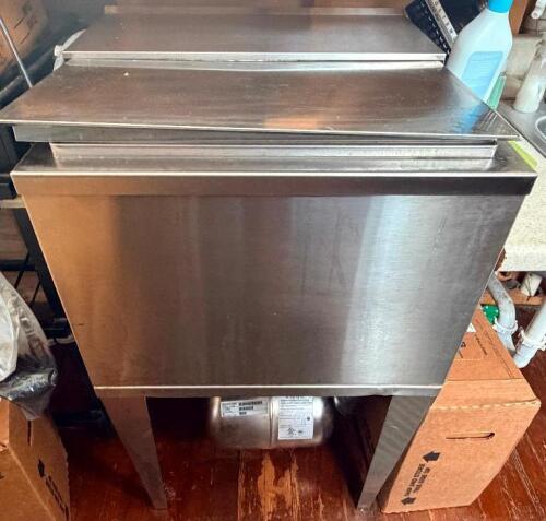 STAINLESS ICE KEEPER