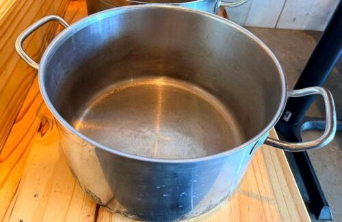(2) 20 QT STAINLESS STOCK POT