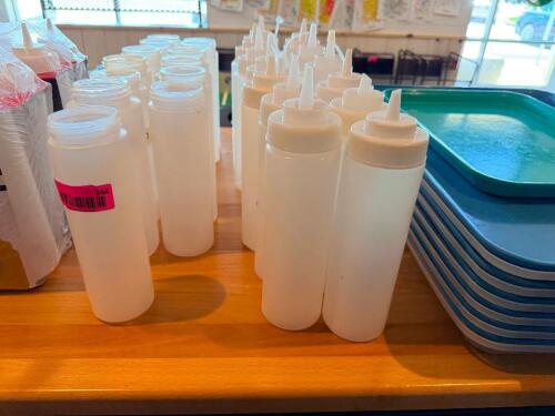 (1) LOT OF PLASTIC SQUEEZE BOTTLES.