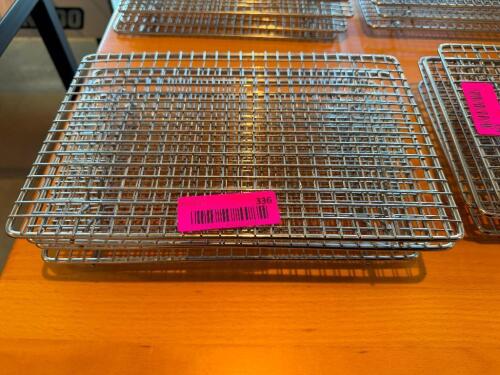 (4) 1/4 SIZE WIRE COOLING PANS
