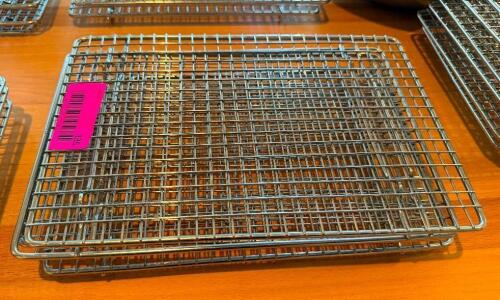 (4) 1/4 SIZE WIRE COOLING PANS
