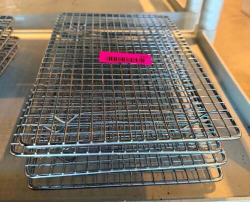 (4) 1/4 SIZE WIRE COOLING PANS