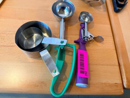 (3) STAINLESS SCOOPS