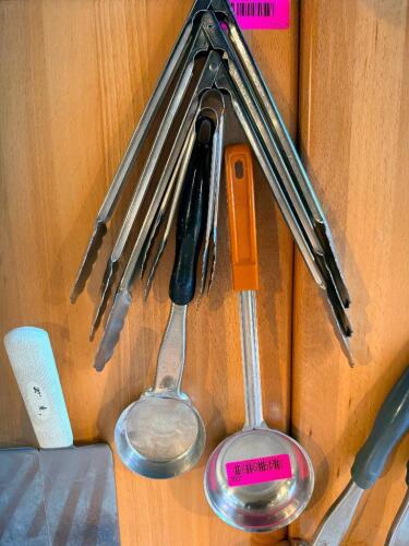 (1) LOT OF STAINLESS TURNERS AND (2) POTION SERVERS.