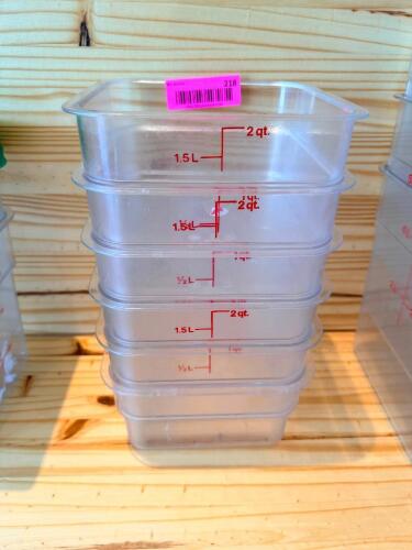 (6) 2 QT PLASTIC CONTAINERS.