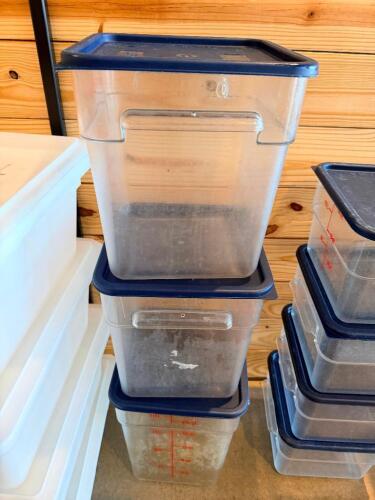 (3) 22QT PLASTIC CONTAINERS W/ LIDS