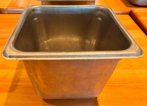 (6) 1/6 SIZE STAINLESS INSERTS.