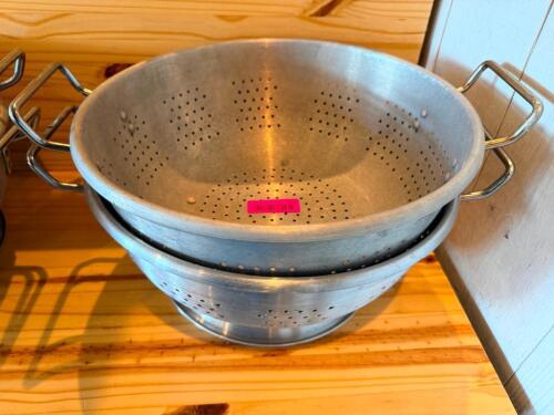 (2) COLANDERS