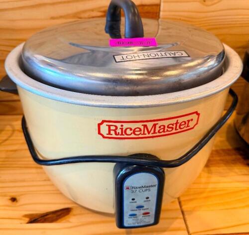 RICE MASTER RICE COOKER.