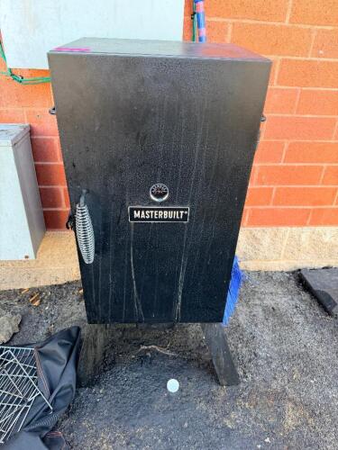 MASTER BUILT SMOKING CABINET W/ COVER