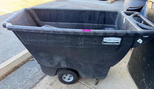 RUBBERMAID TRASH GONDOLA