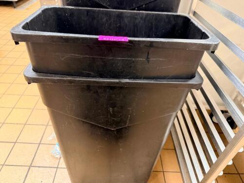 (2) 20 GALLON BLACK BAR SIDE TRASH CANS.
