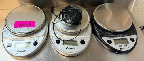 (3) ESCALI DIGITAL PORTION SCALES.