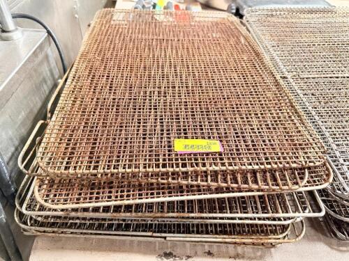 (6) FULL SIZE WIRE COOLING RACKS