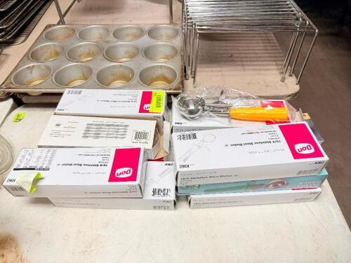 (1) LOT OF ASSORTED UTENSILS