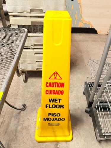 WET FLOOR TOWER