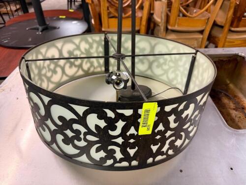 PENDANT LIGHT FIXTURE W/ METAL SHADE.