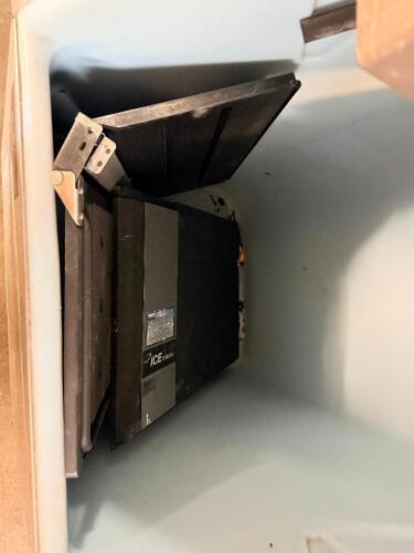 ICE O MATIC 300 LB. AIR COOLED ICE HEAD W/ STORAGE BIN.