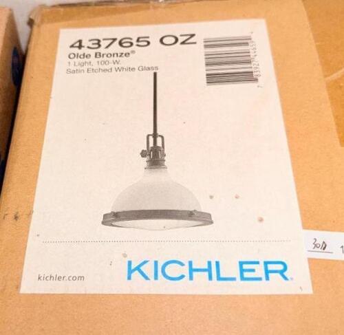 (1) KICHLER OLD BRONZE SATIN ETCHED LIGHT FIXTURE ( NEW )