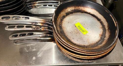 (6) 9" SKILLETS.